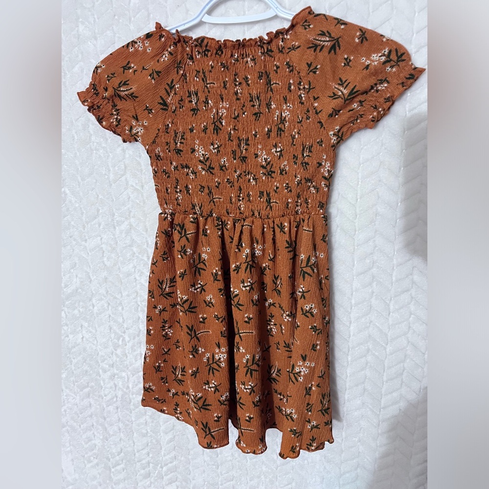 Set de 3 vestidos size 3/4 diferentes estilos y diseños para niña